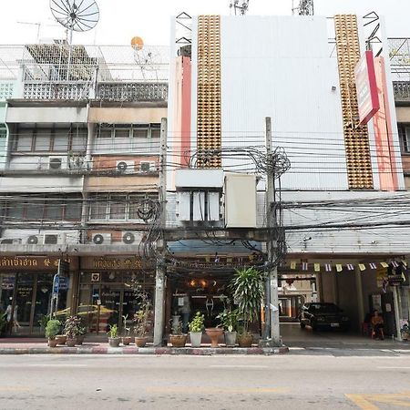 Oyo 110 Old Town Hotel Bangkok Exterior foto